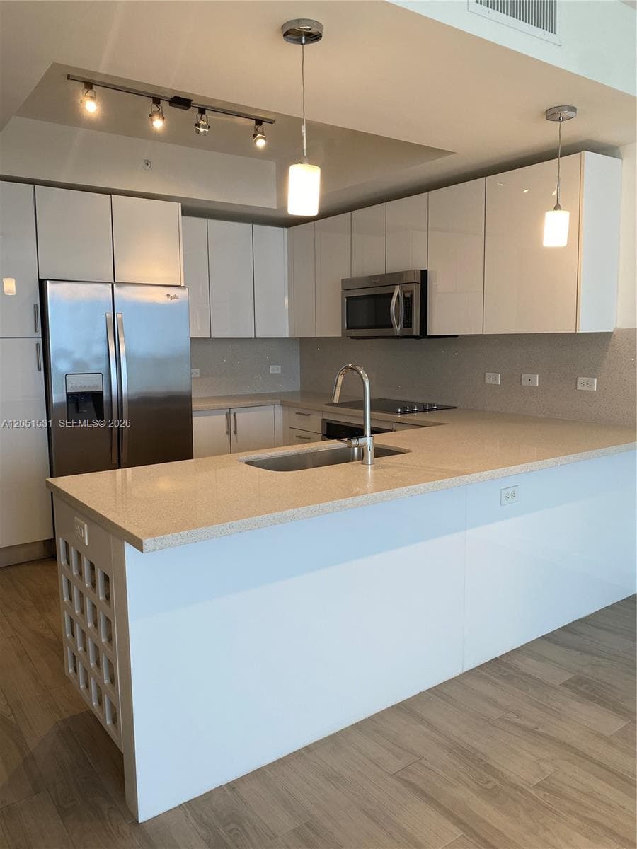 999 SW 1 AVE # 3209, Miami, FL 33130