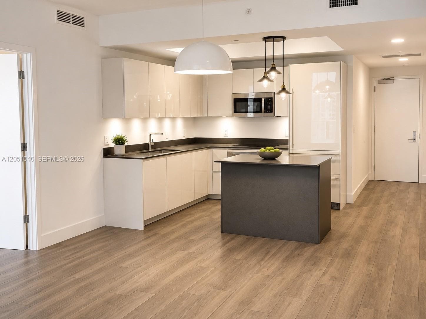 1010 Brickell Ave # 3309, Miami, FL 33131 photo 4