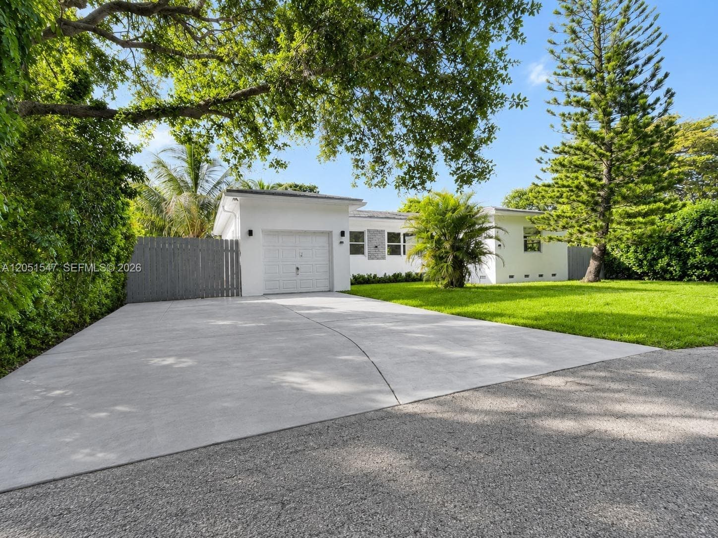 859 NE 115th St, Biscayne Park, FL 33161 photo 3