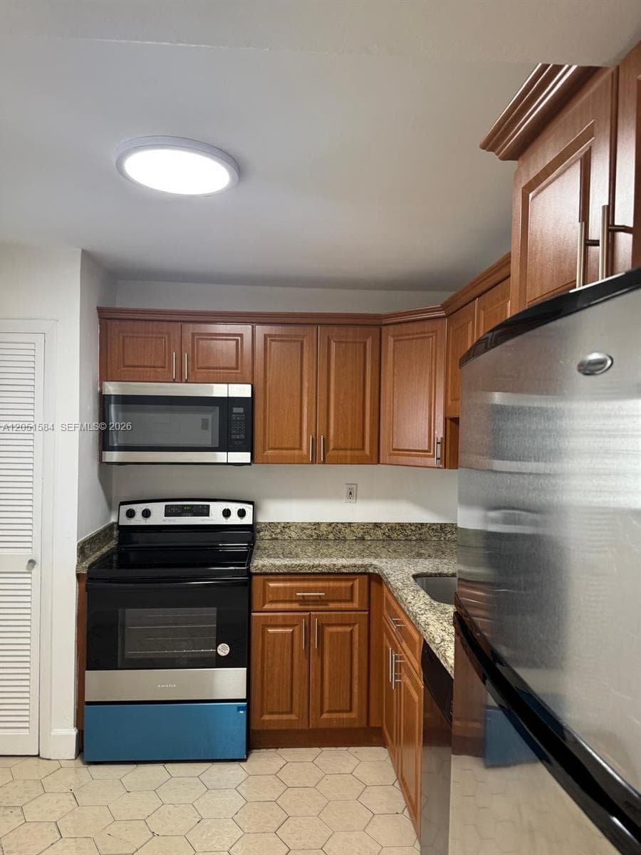 1401 NE 191st St # D108, Miami, FL 33179 photo 3