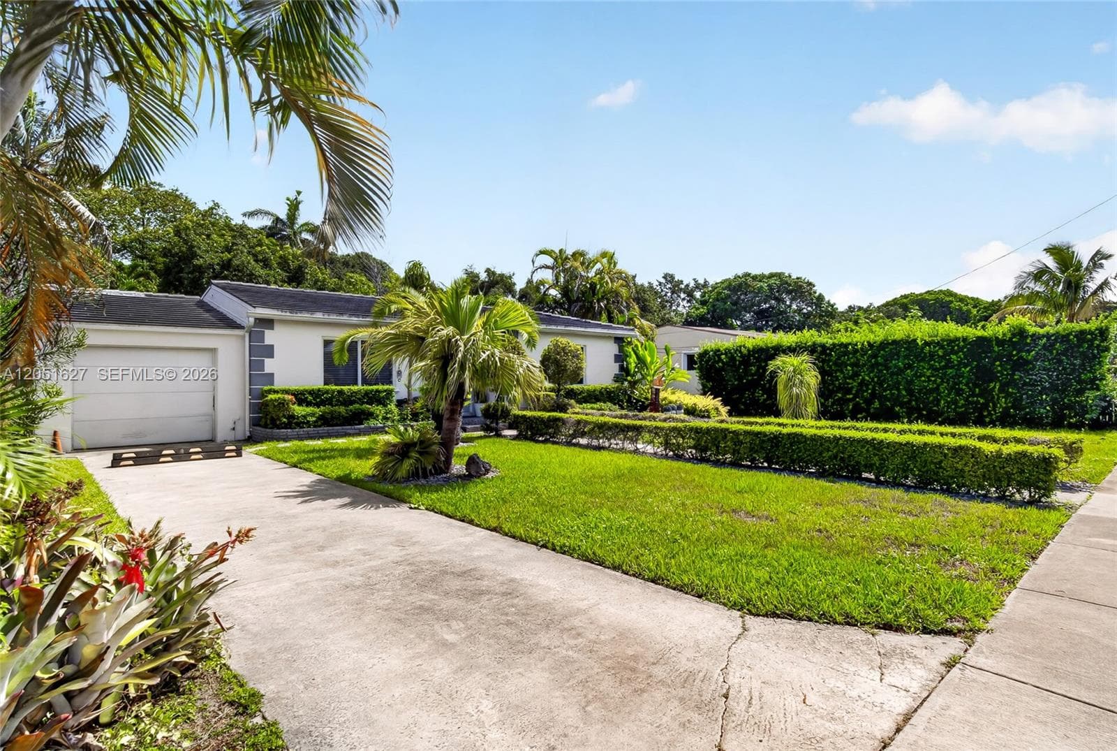 467 NE 129th St, North Miami, FL 33161 photo 2