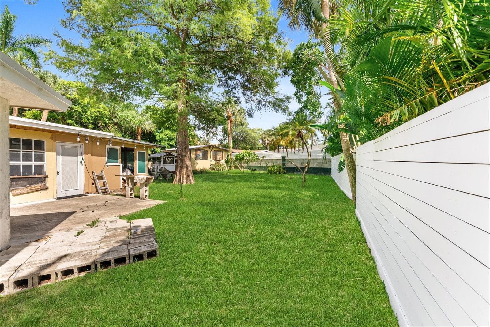 330 NW 32nd Court, Oakland Park, FL 33309 photo 5