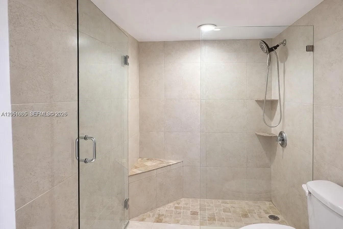 100 Bayview Dr # 310, Sunny Isles Beach, FL 33160 photo 5