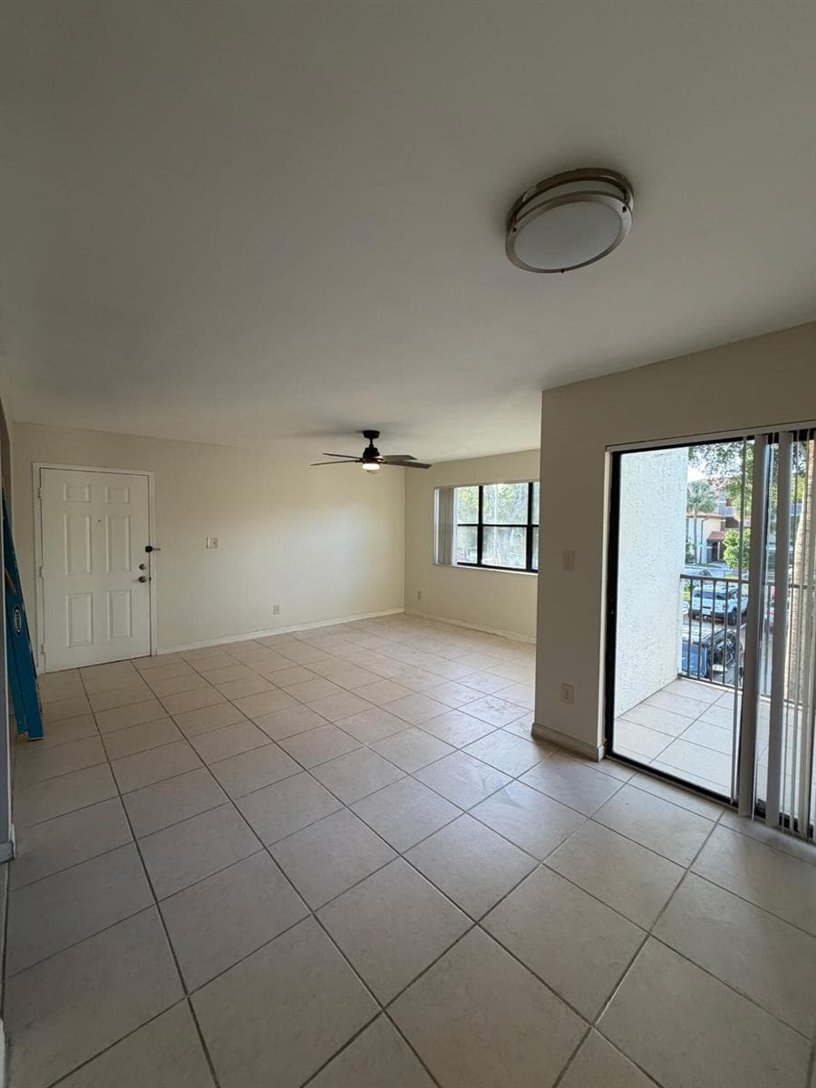 540 S Park Road # 25-9, Hollywood, FL 33021 photo 2