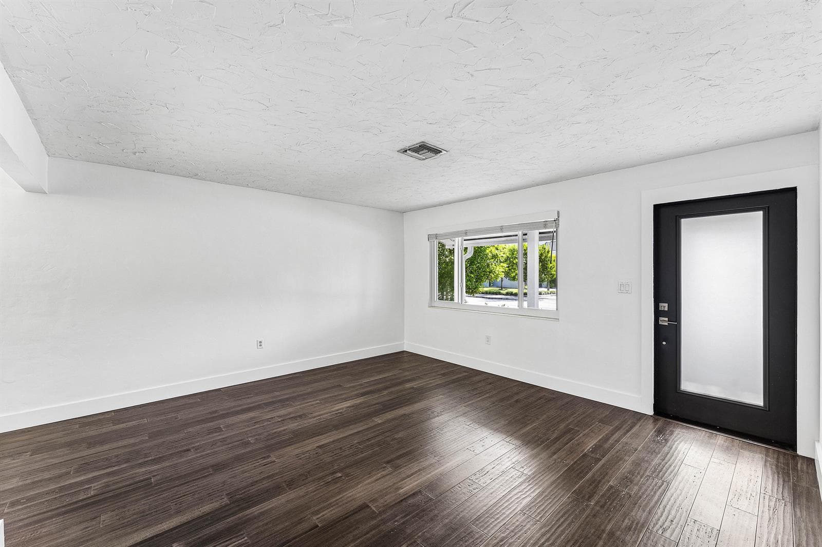 2105 N Federal Highway, FL 33460 photo 4