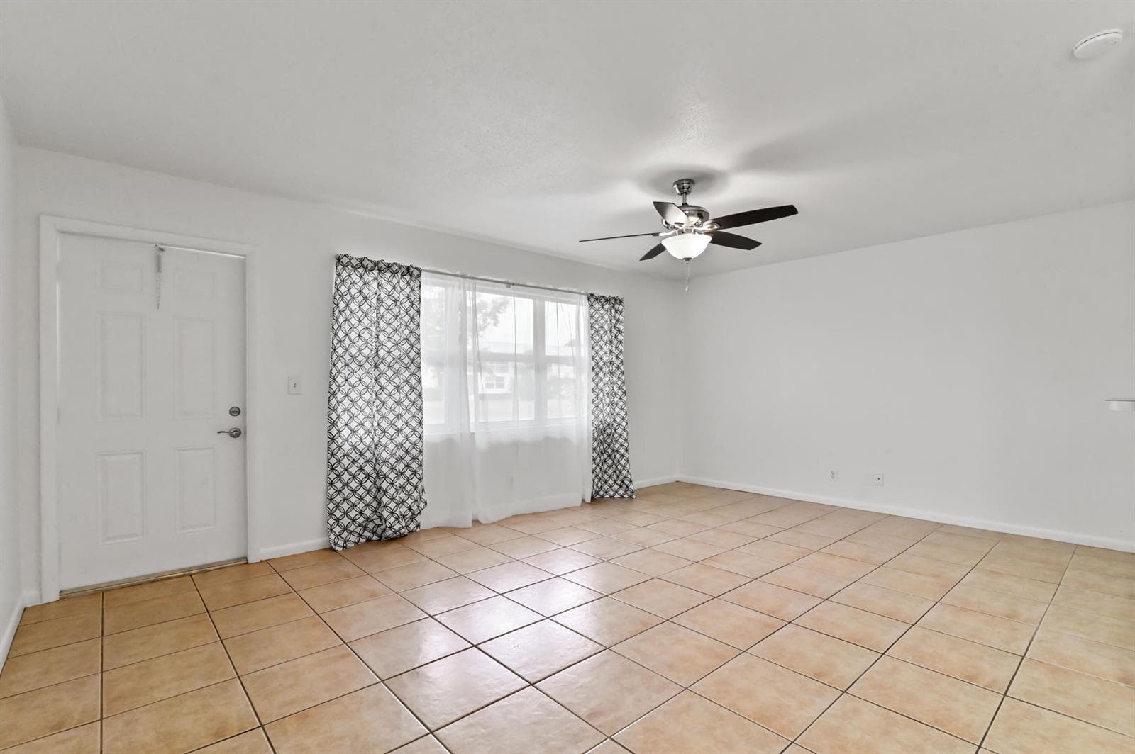 149 Coventry # G, West Palm Beach, FL 33417 photo 2