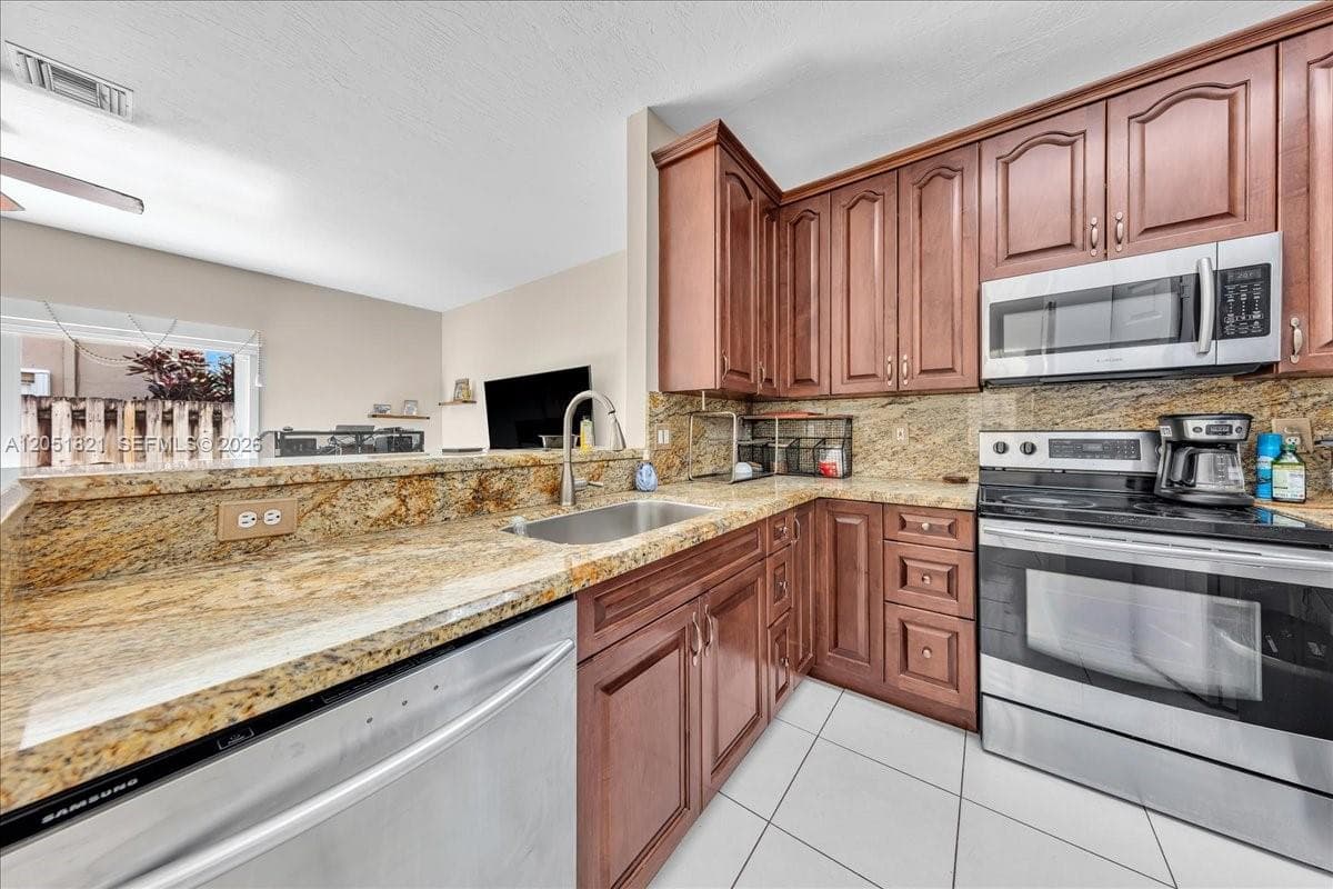 16138 Emerald Cove Rd, Weston, FL 33331 photo 5
