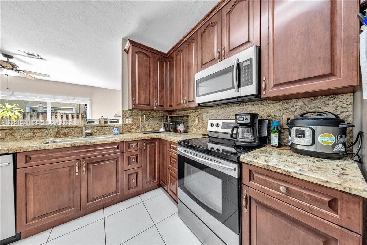 16138 Emerald Cove Rd, Weston, FL 33331 photo 4