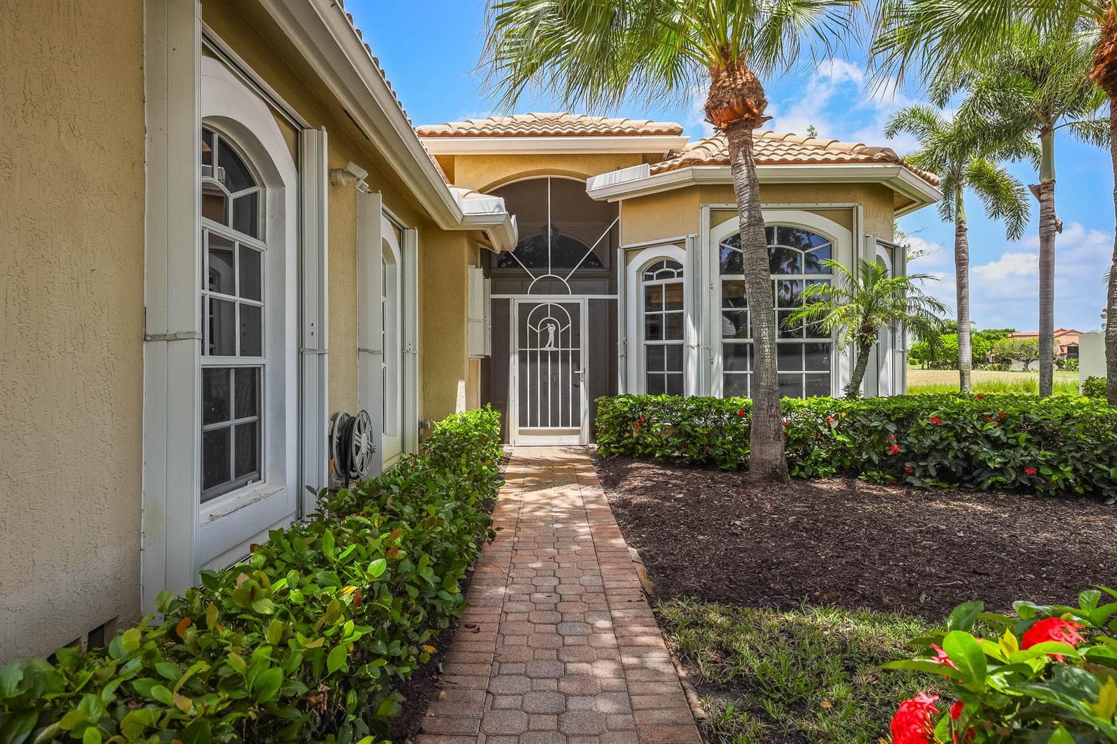 5743 Fountains Drive S, Lake Worth, FL 33467 photo 2