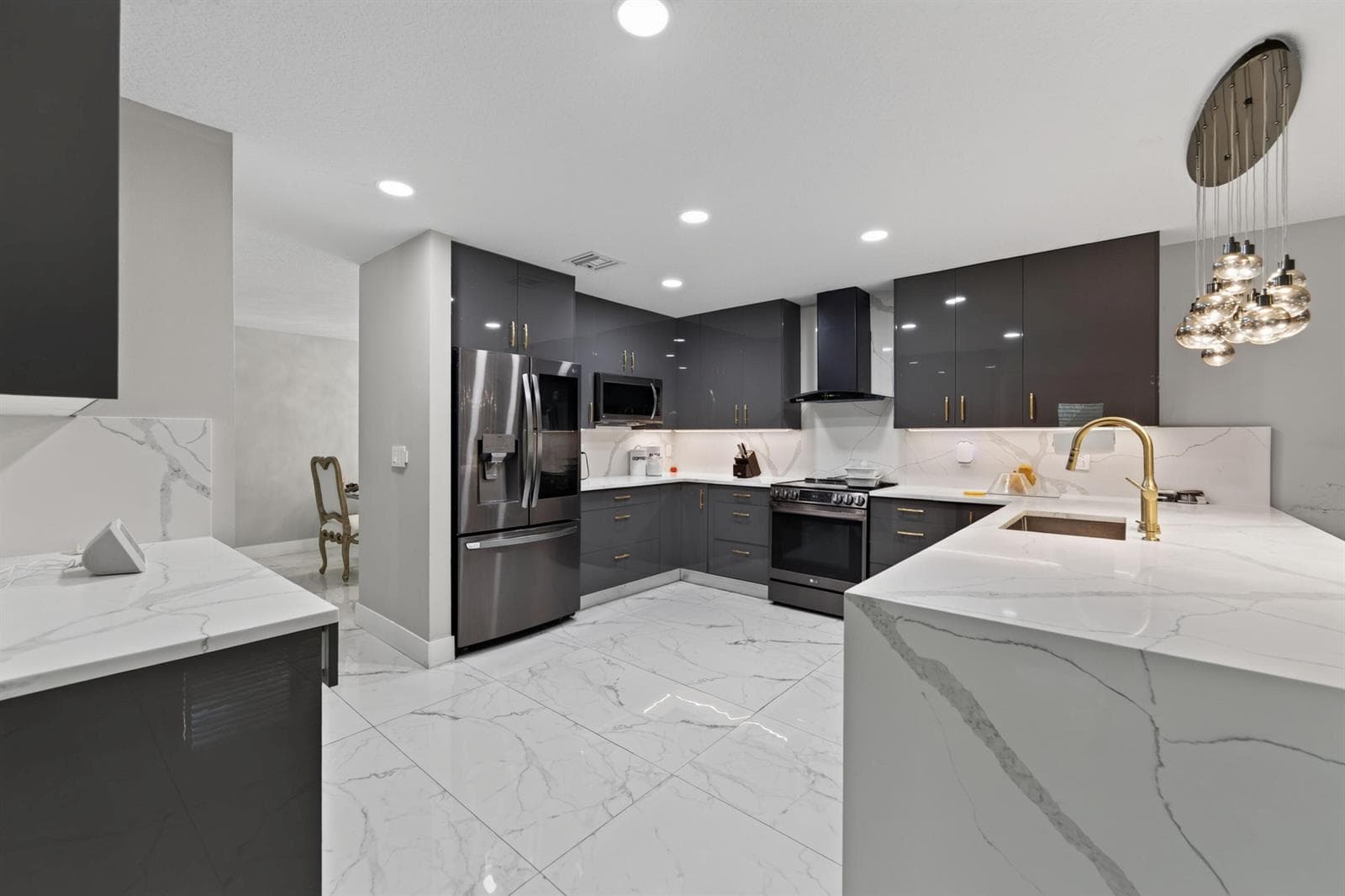 6544 Adriatic Way, FL 33413 photo 2