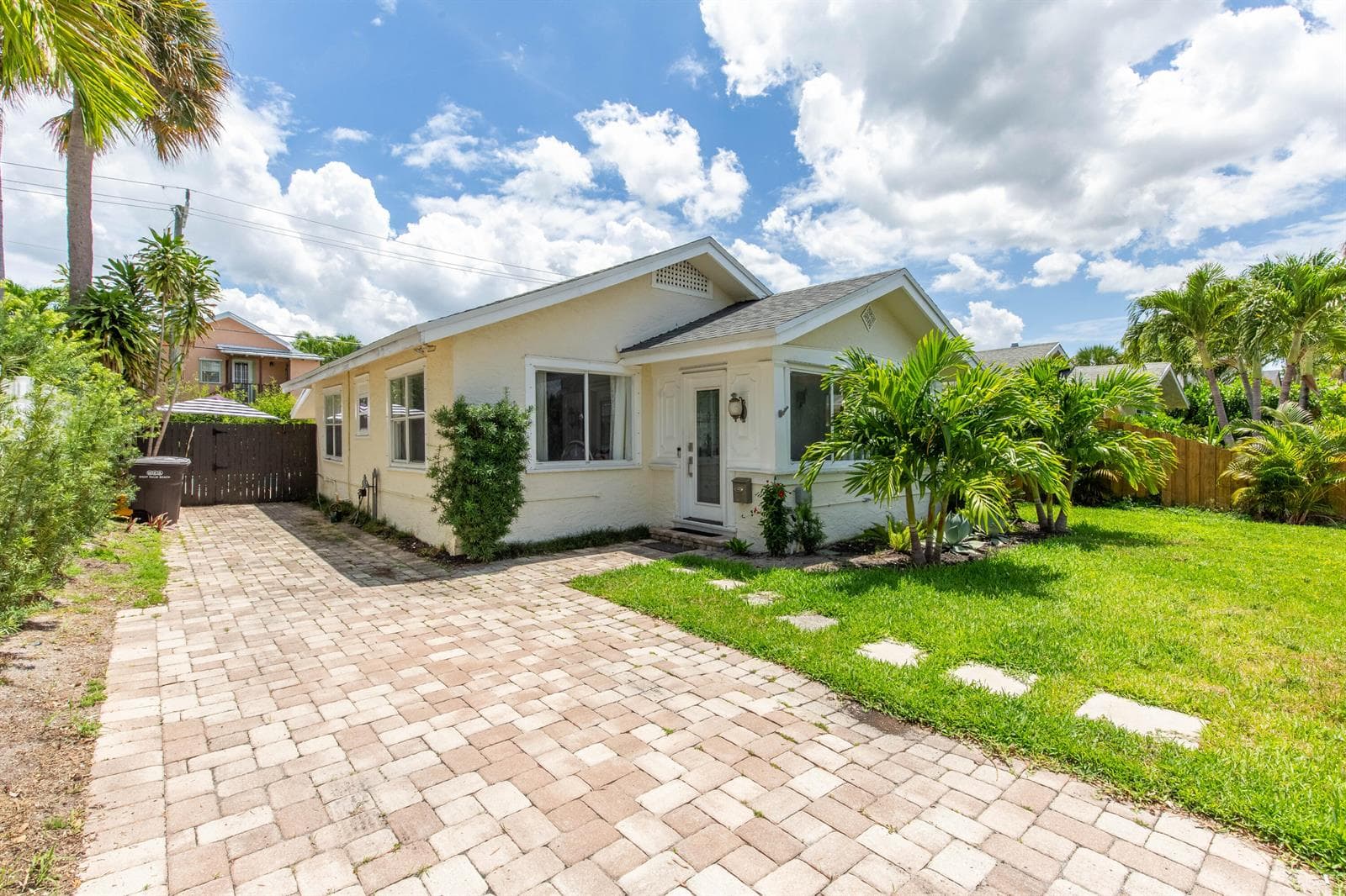 210 Malverne Road, West Palm Beach, FL 33405 photo 2