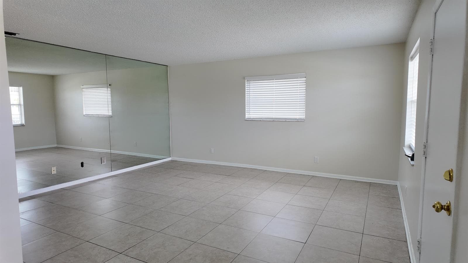 227 Castlewood Drive # 207, North Palm Beach, FL 33408 photo 3