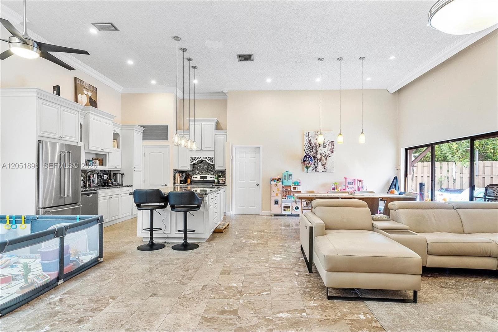 2707 S Parkview Dr, Hallandale Beach, FL 33009 photo 2