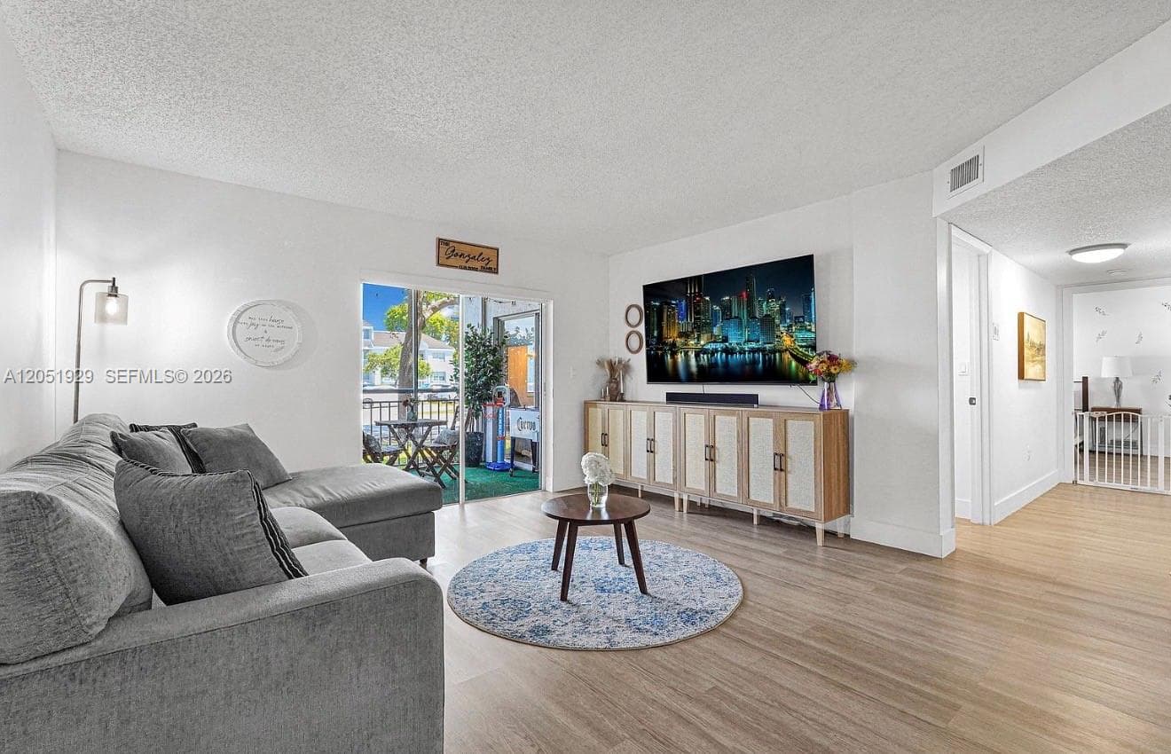 8680 SW 212th St # 105, Cutler Bay, FL 33189