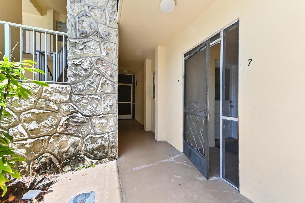 10789 N Military Tr # 9, Palm Beach Gardens, FL 33410 photo 2
