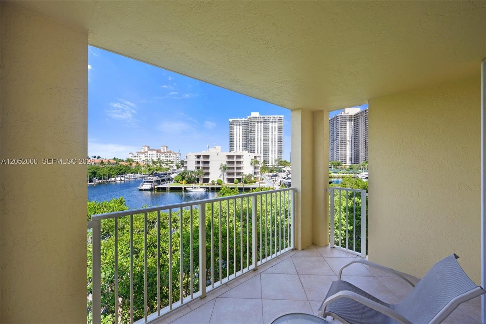 19999 E Country Club Dr # 1406, Aventura, FL 33180 photo 2
