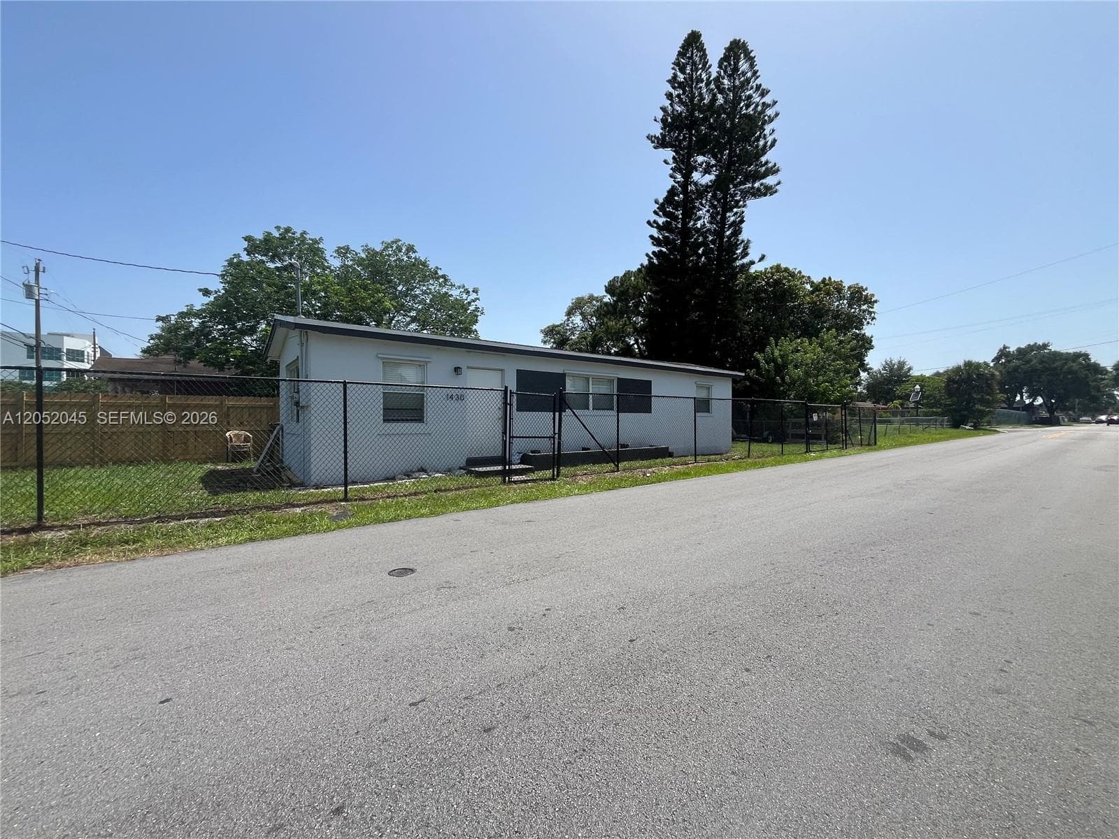 1430 NW 7th St, Fort Lauderdale, FL 33311 photo 2