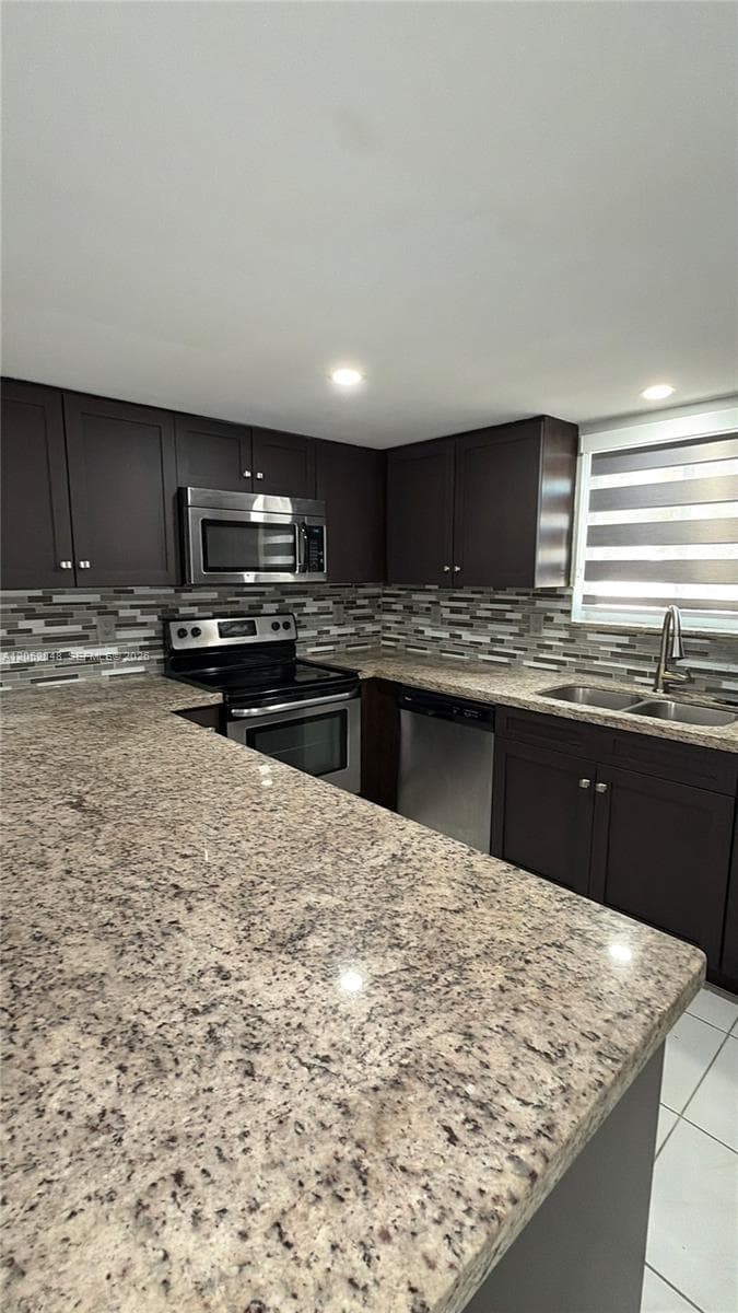 551 NW 82nd Ave # 516, Miami, FL 33126 photo 5