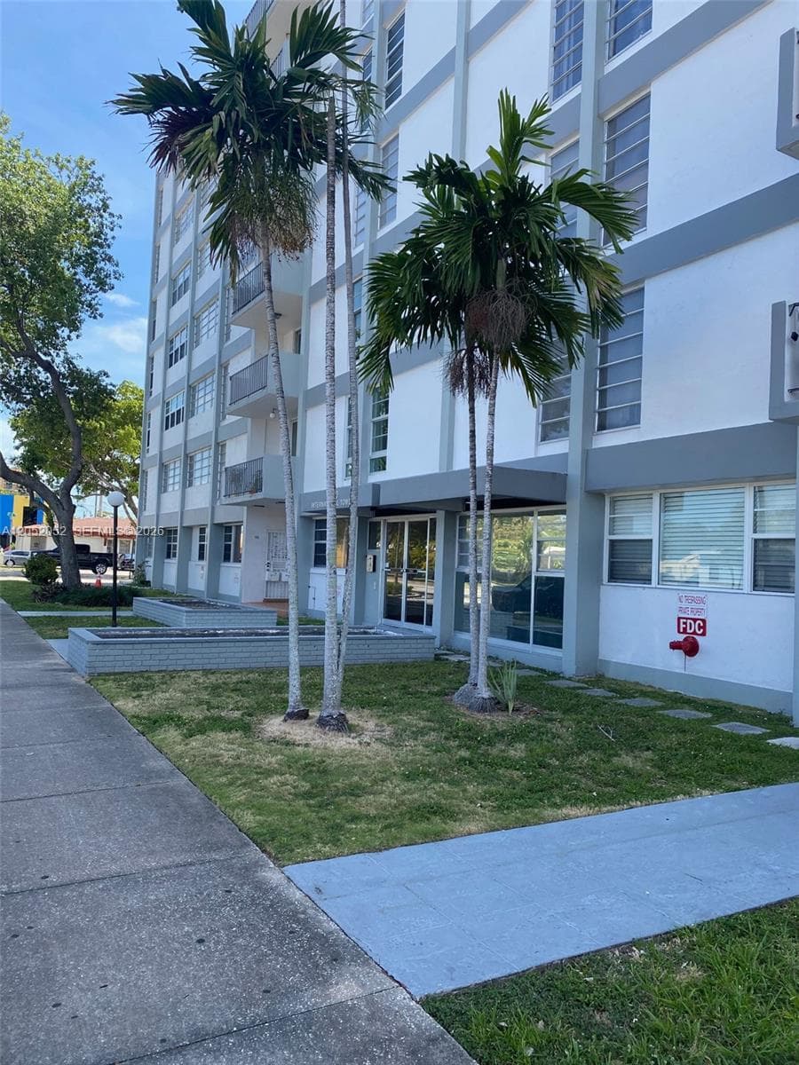 1400 SW 27th Ave # 202, Miami, FL 33145