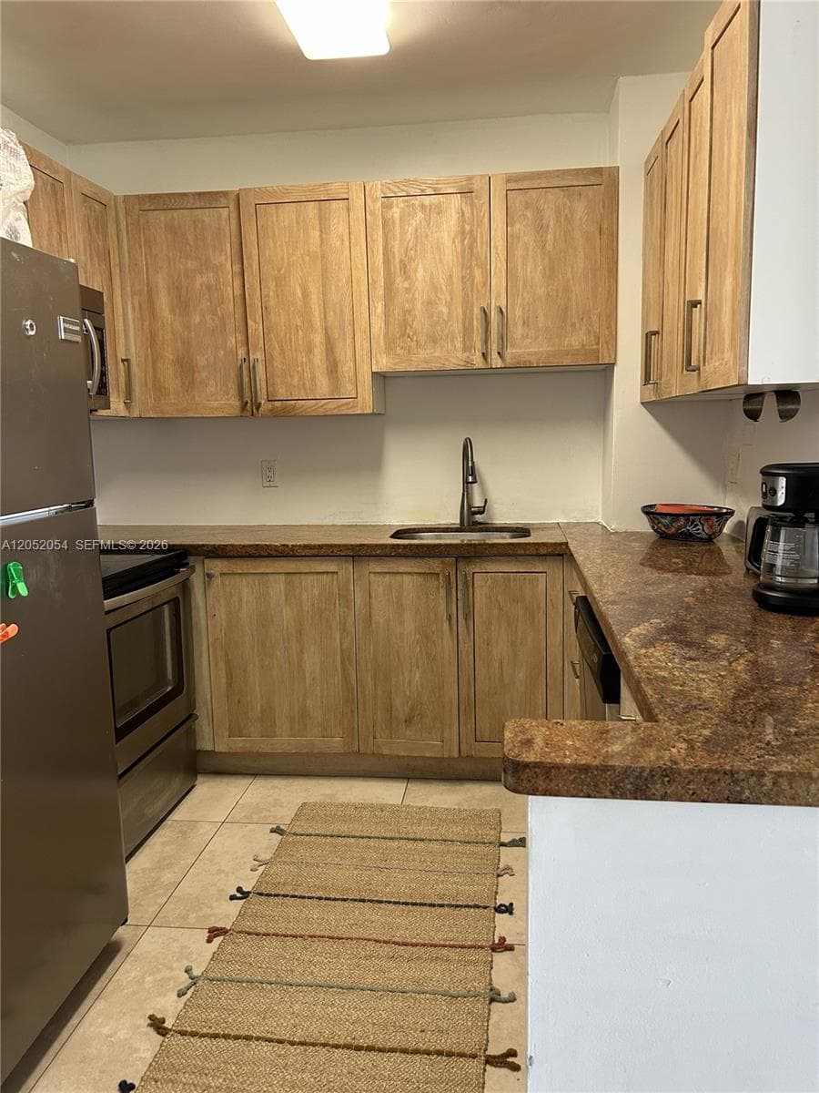 7441 Wayne Ave # 8R, Miami Beach, FL 33141 photo 2