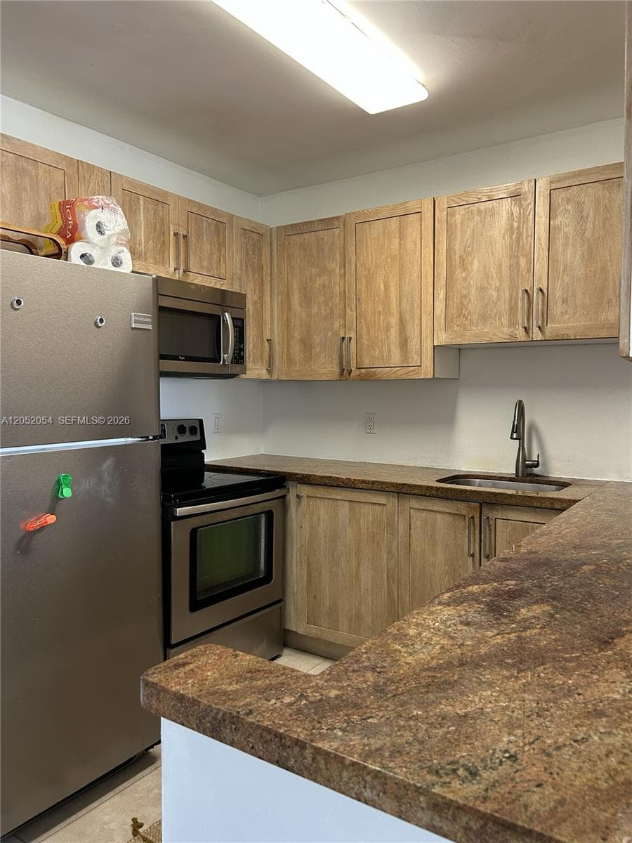 7441 Wayne Ave # 8R, Miami Beach, FL 33141 photo 3