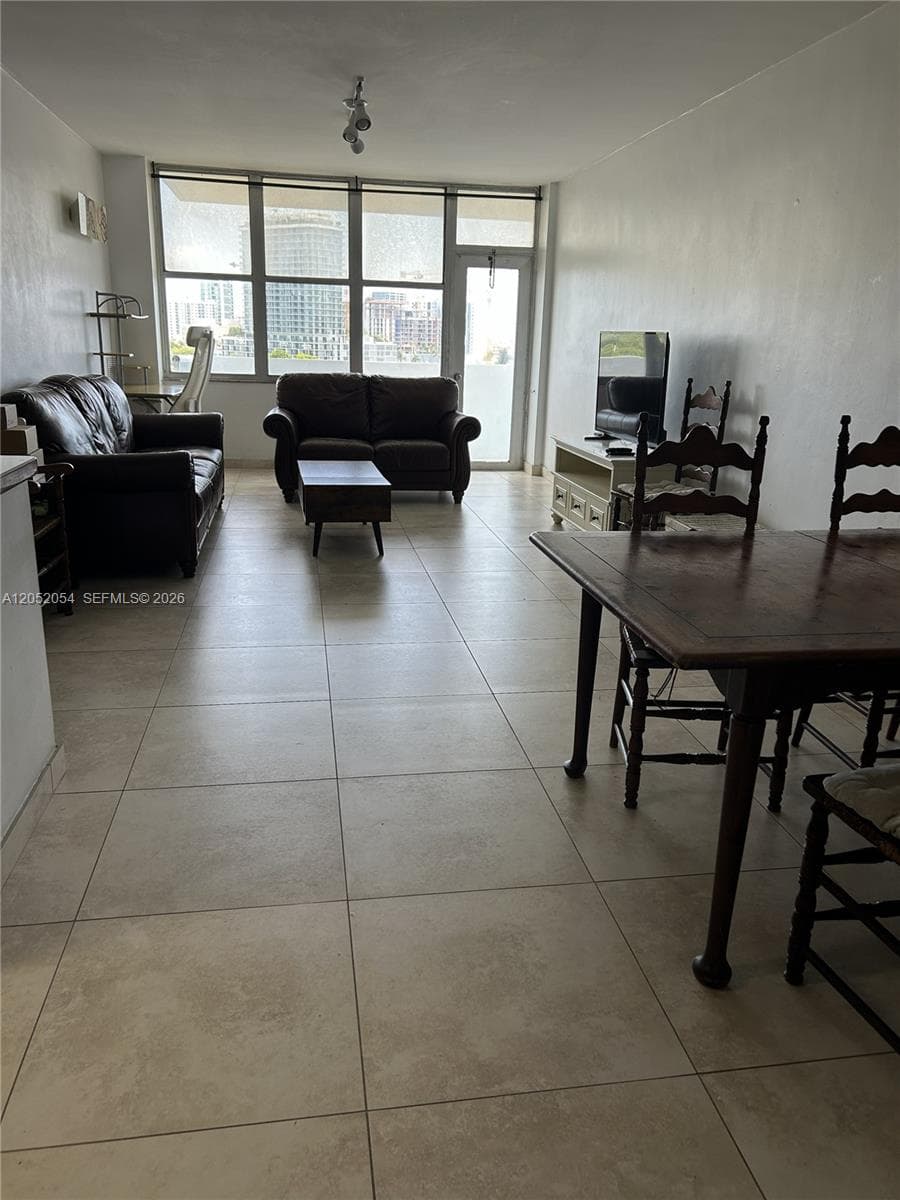7441 Wayne Ave # 8R, Miami Beach, FL 33141 photo 5