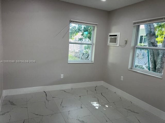 922 NW 2nd St # 4, Miami, FL 33128 photo 2