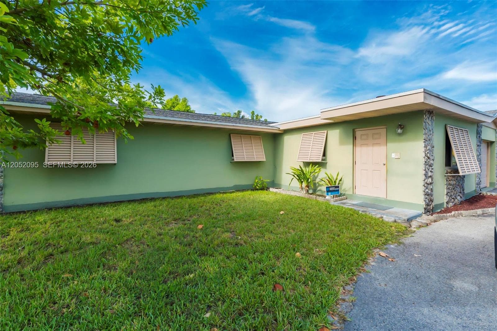 9110 SW 200 St, Cutler Bay, FL 33157 photo 2