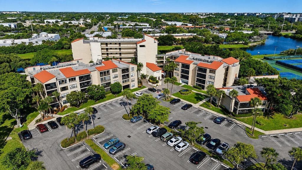 2322 S Cypress Bend Drive # 311, Pompano Beach, FL 33069 photo 2