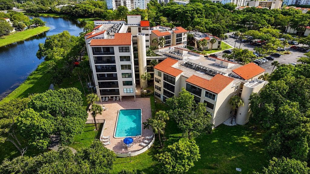 2322 S Cypress Bend Drive # 311, Pompano Beach, FL 33069