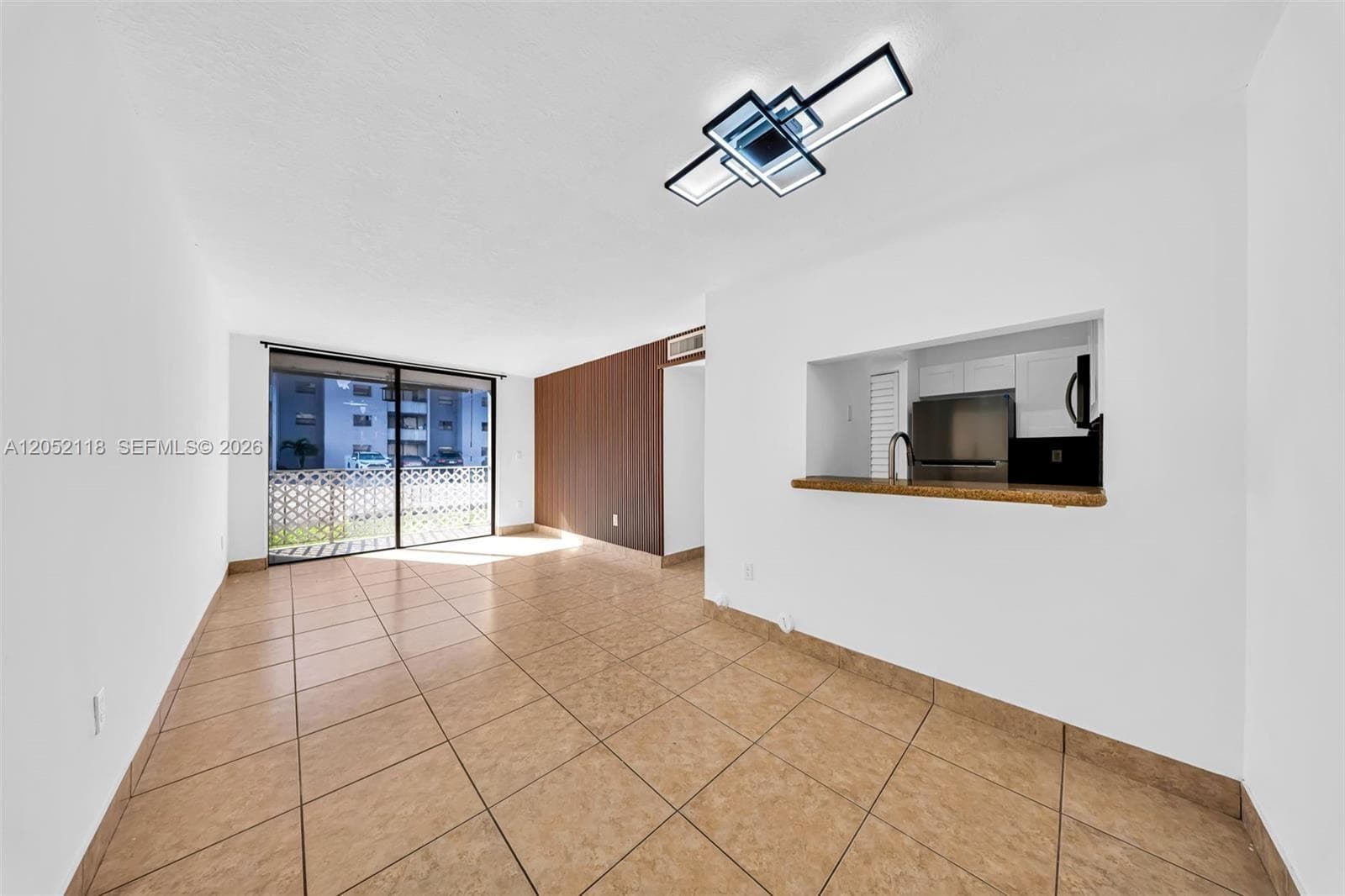 8145 NW 7th St # 111, Miami, FL 33126
