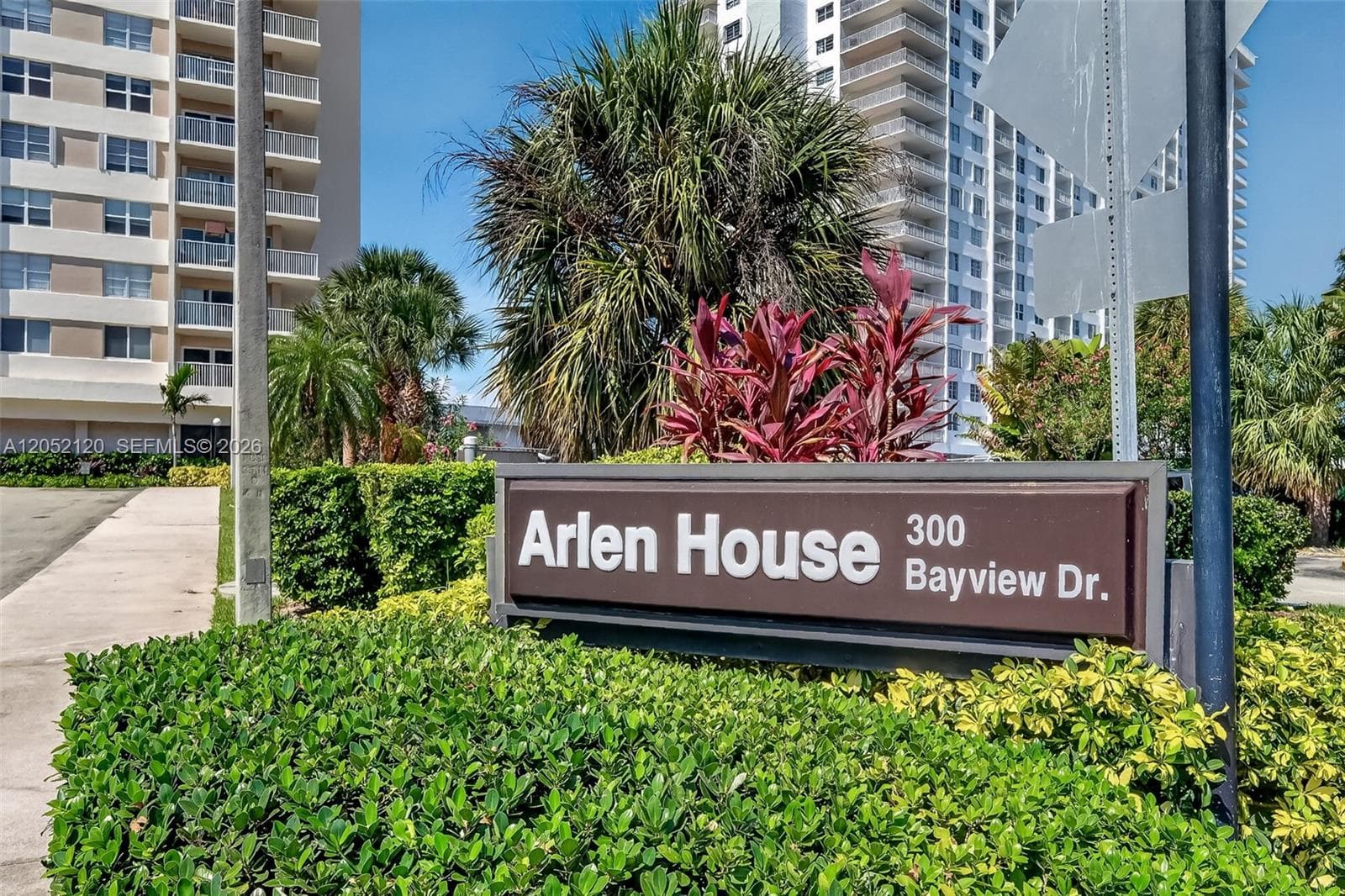 300 Bayview Dr # 916, Sunny Isles Beach, FL 33160 photo 2