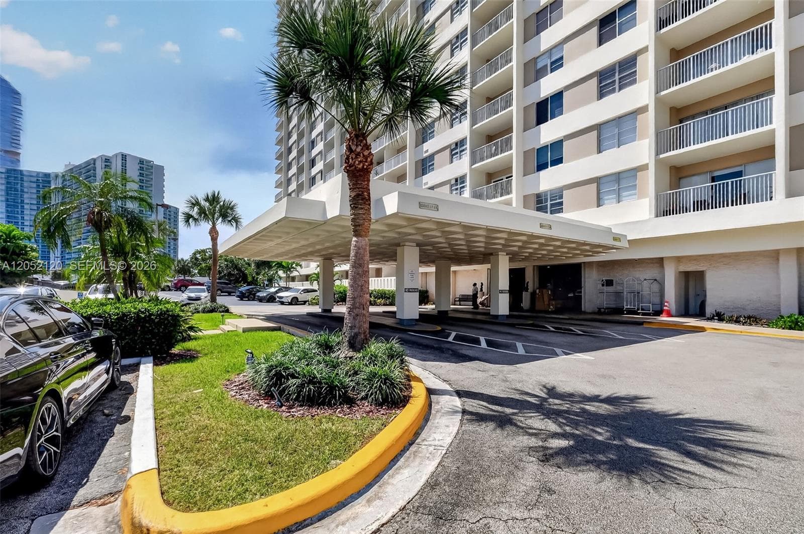 300 Bayview Dr # 916, Sunny Isles Beach, FL 33160 photo 3