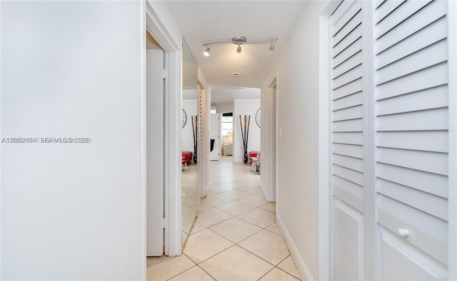 905 Brickell Bay Dr # 623, Miami, FL 33131 photo 4