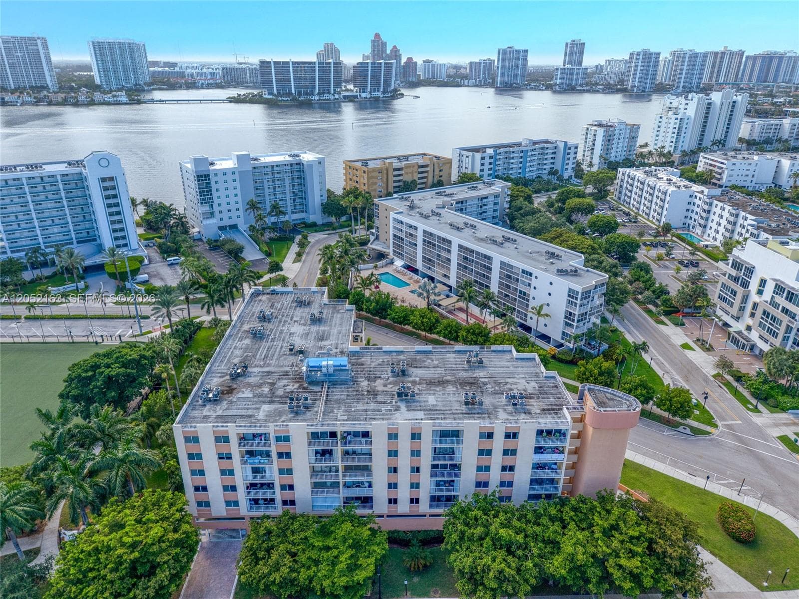 200 178th Dr # 711, Sunny Isles Beach, FL 33160 photo 2