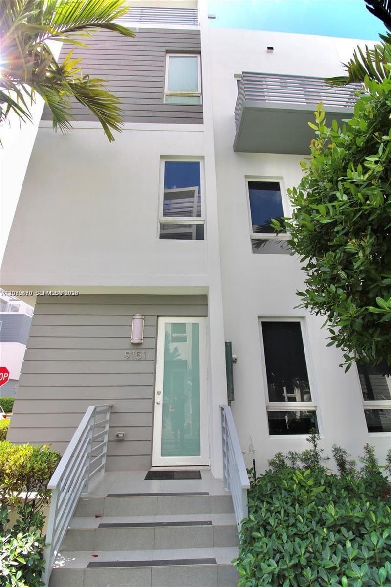 9151 NW 33rd St, Doral, FL 33172 photo 3