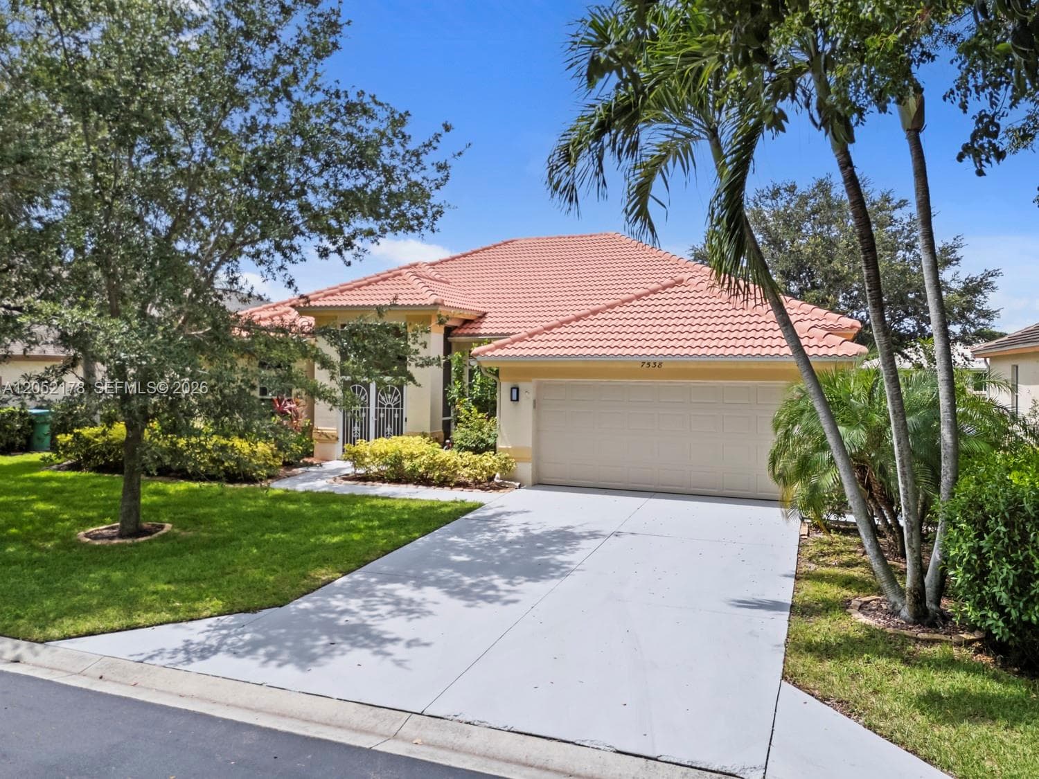 7538 Citrus Hill Ln, Naples, FL 34109 photo 2