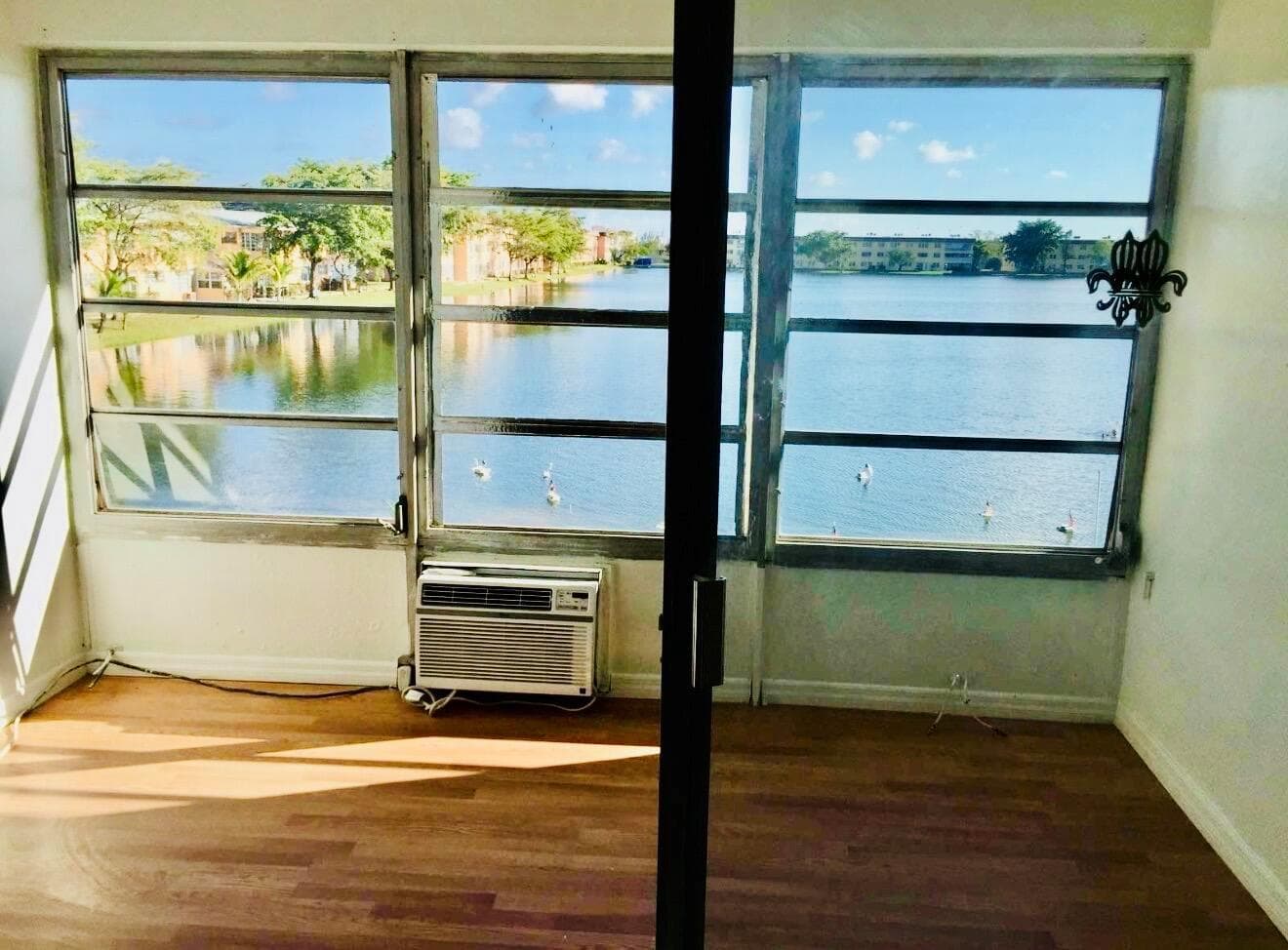 300 NE 191st Street # 217, Miami, FL 33179