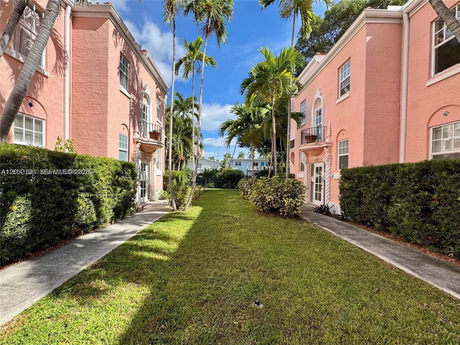 754 Meridian Ave # 15, Miami Beach, FL 33139 photo 2