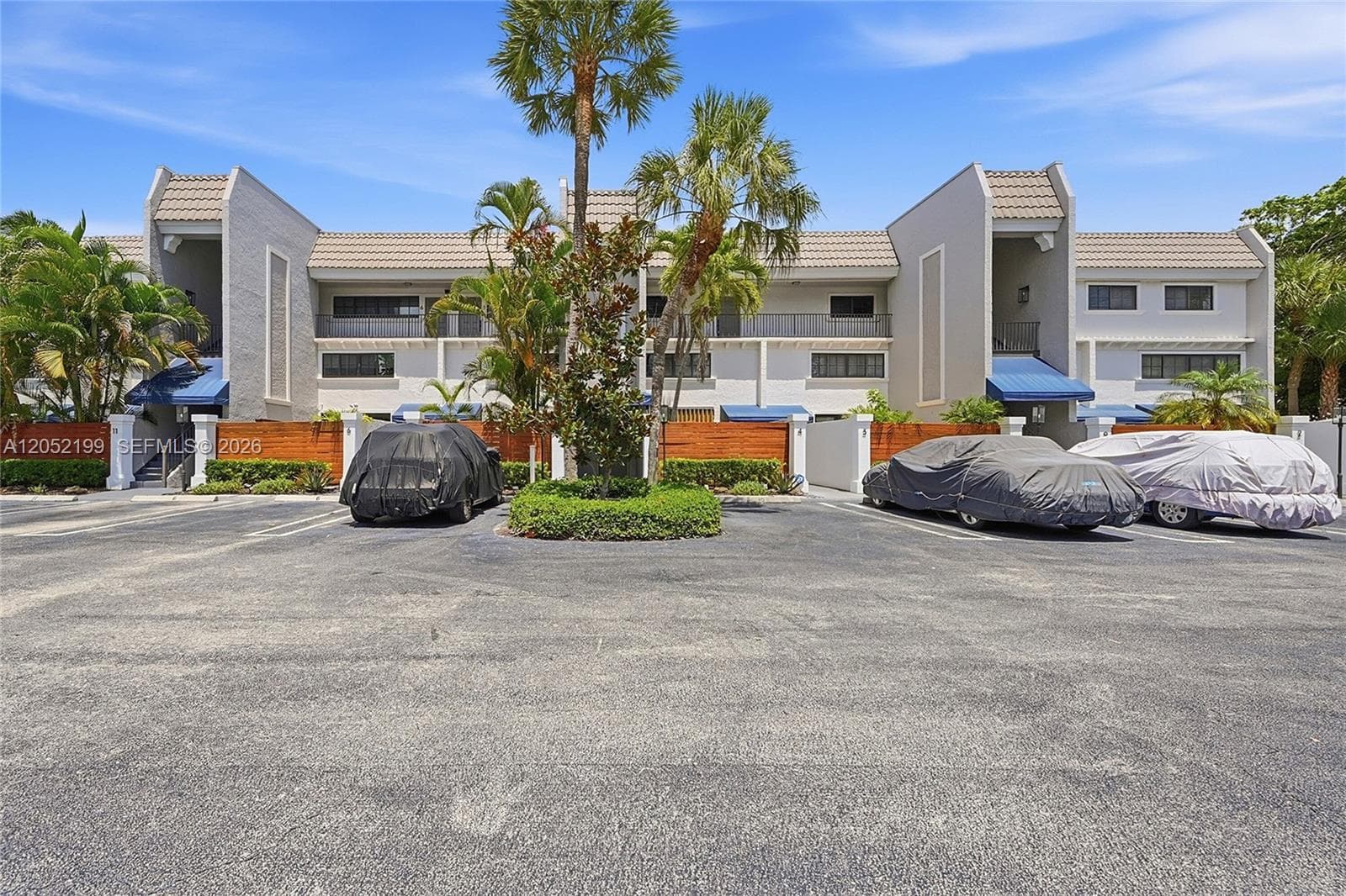 801 Palm Trl # 10, Delray Beach, FL 33483 photo 2