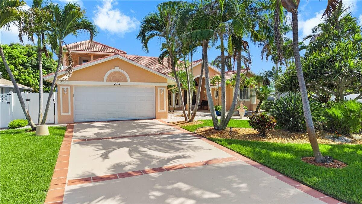 2001 Cypress Avenue, Fort Pierce, FL 34949 photo 2
