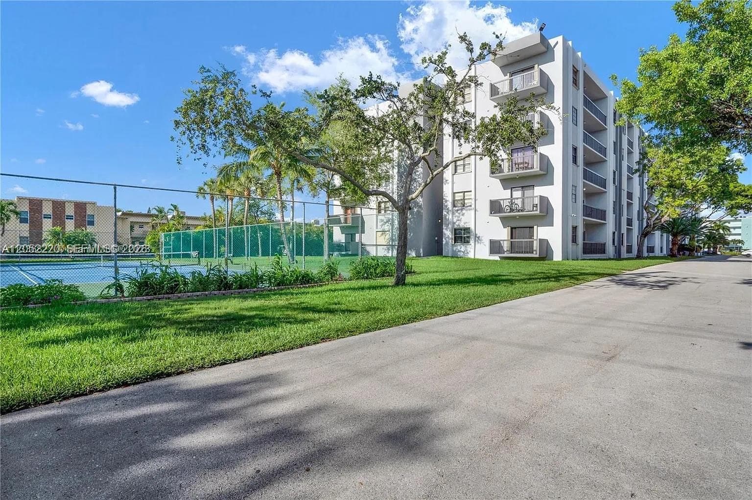 1301 NE 7th # 405, Hallandale Beach, FL 33009 photo 3