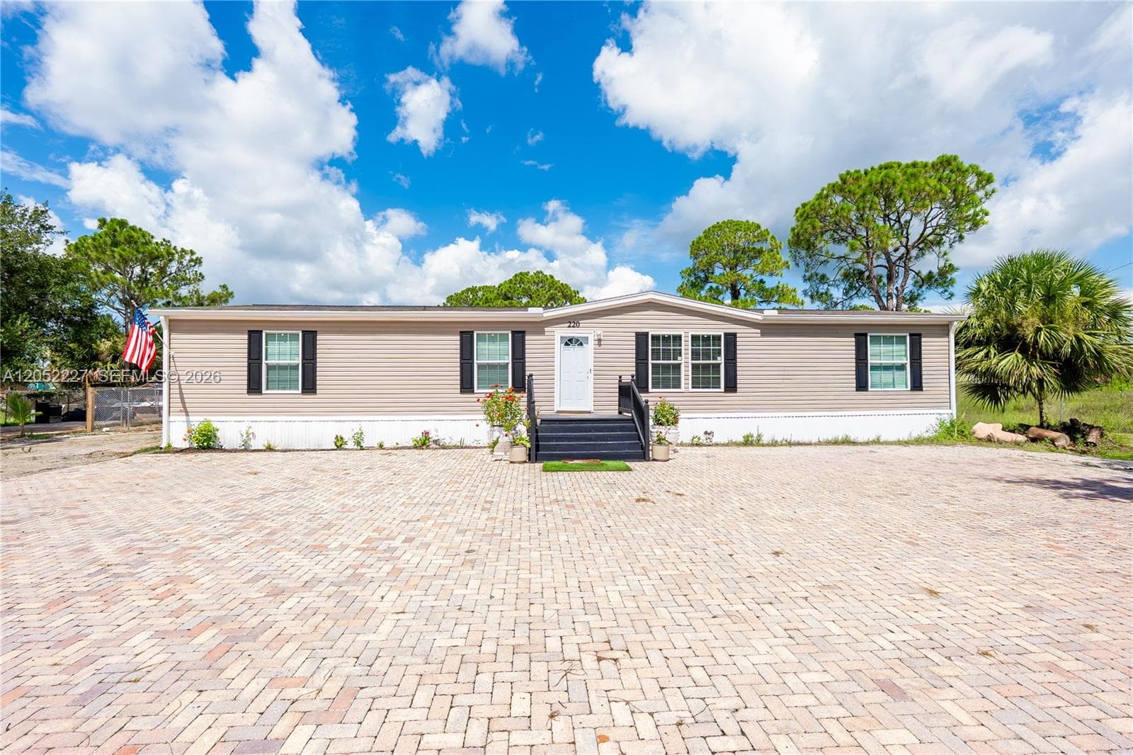 220 S Kennel ST, Clewiston, FL 33440 photo 3