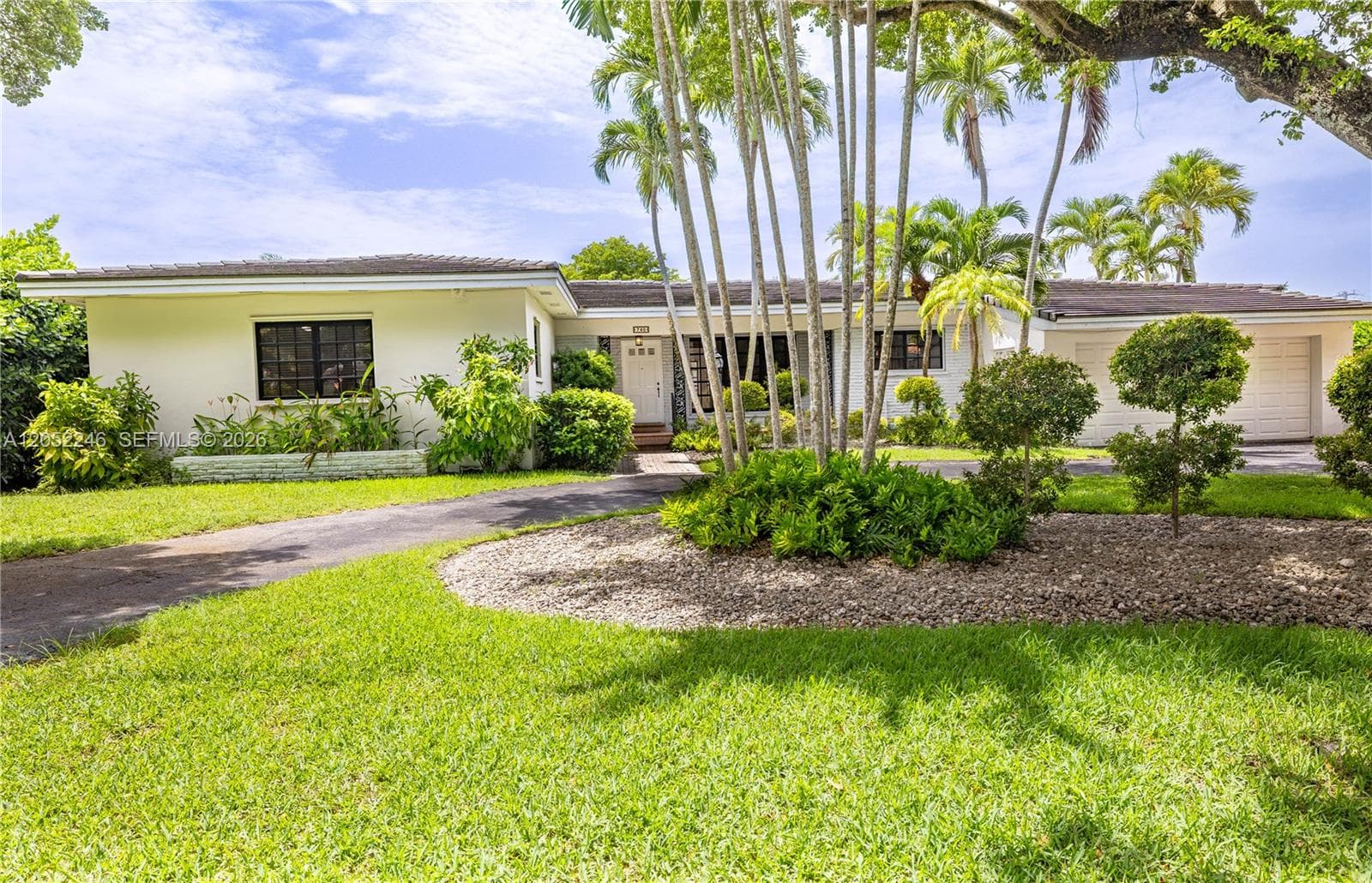 740 Jeronimo Dr, Coral Gables, FL 33146 photo 2