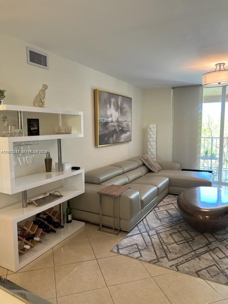 19901 E Country Club Dr # 2505, Aventura, FL 33180 photo 2