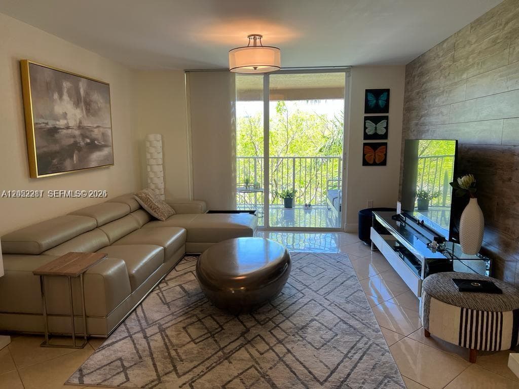 19901 E Country Club Dr # 2505, Aventura, FL 33180