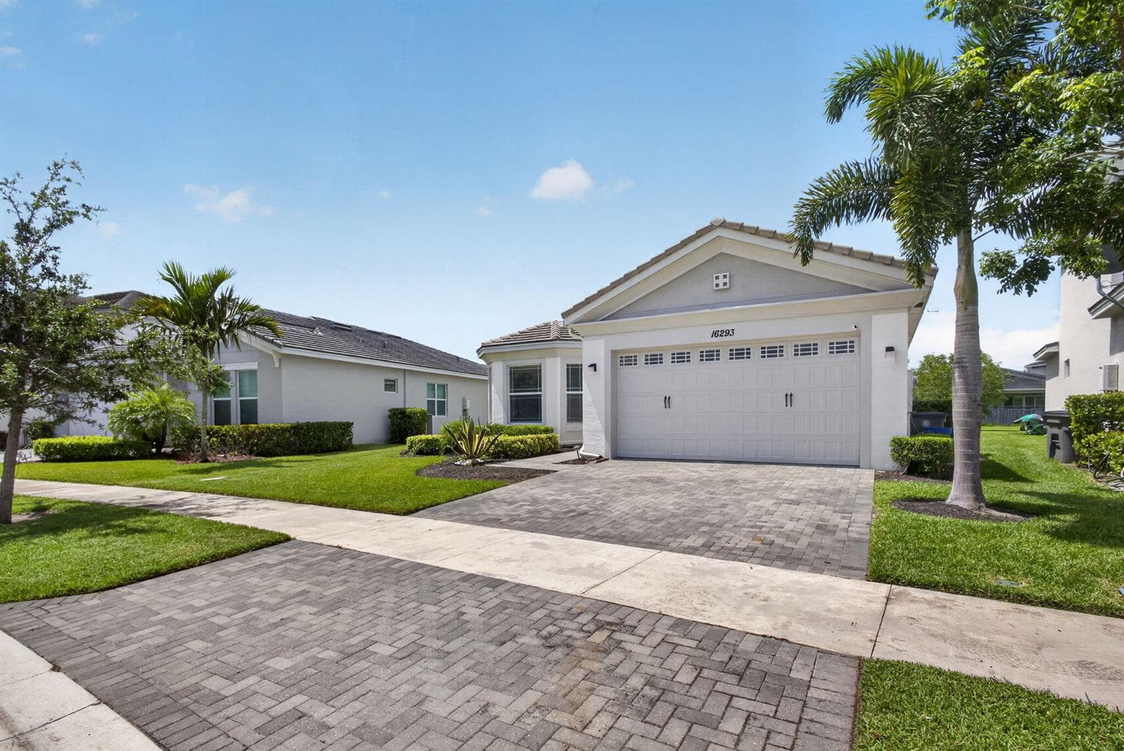 16293 Melogold Drive, FL 33470 photo 2