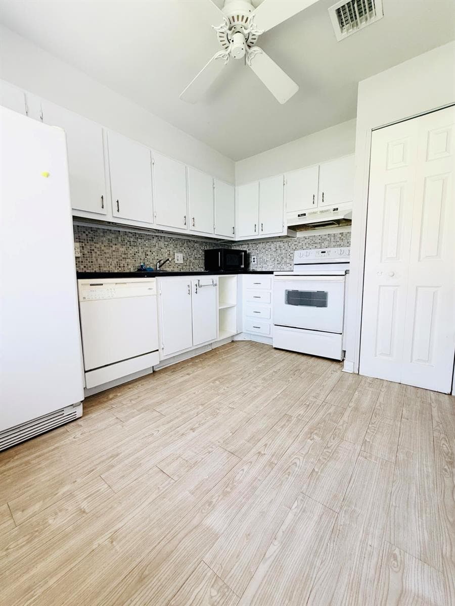 21411 Juego Circle # 32b, Boca Raton, FL 33433 photo 2