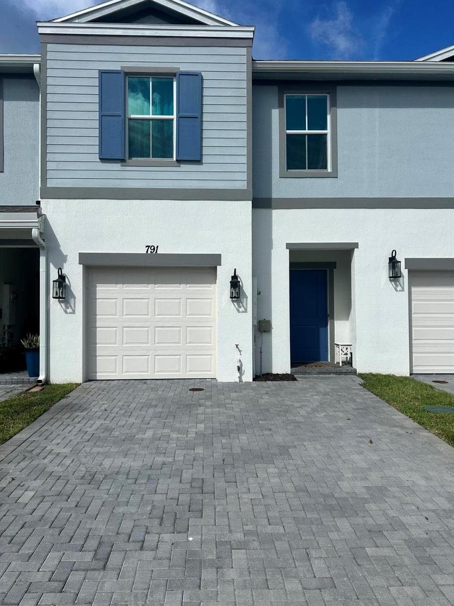 791 NE Trailside Run, Port St. Lucie, FL 34983