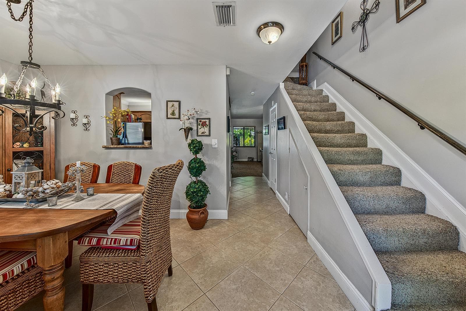 2130 NE 9th Avenue, Wilton Manors, FL 33305 photo 2